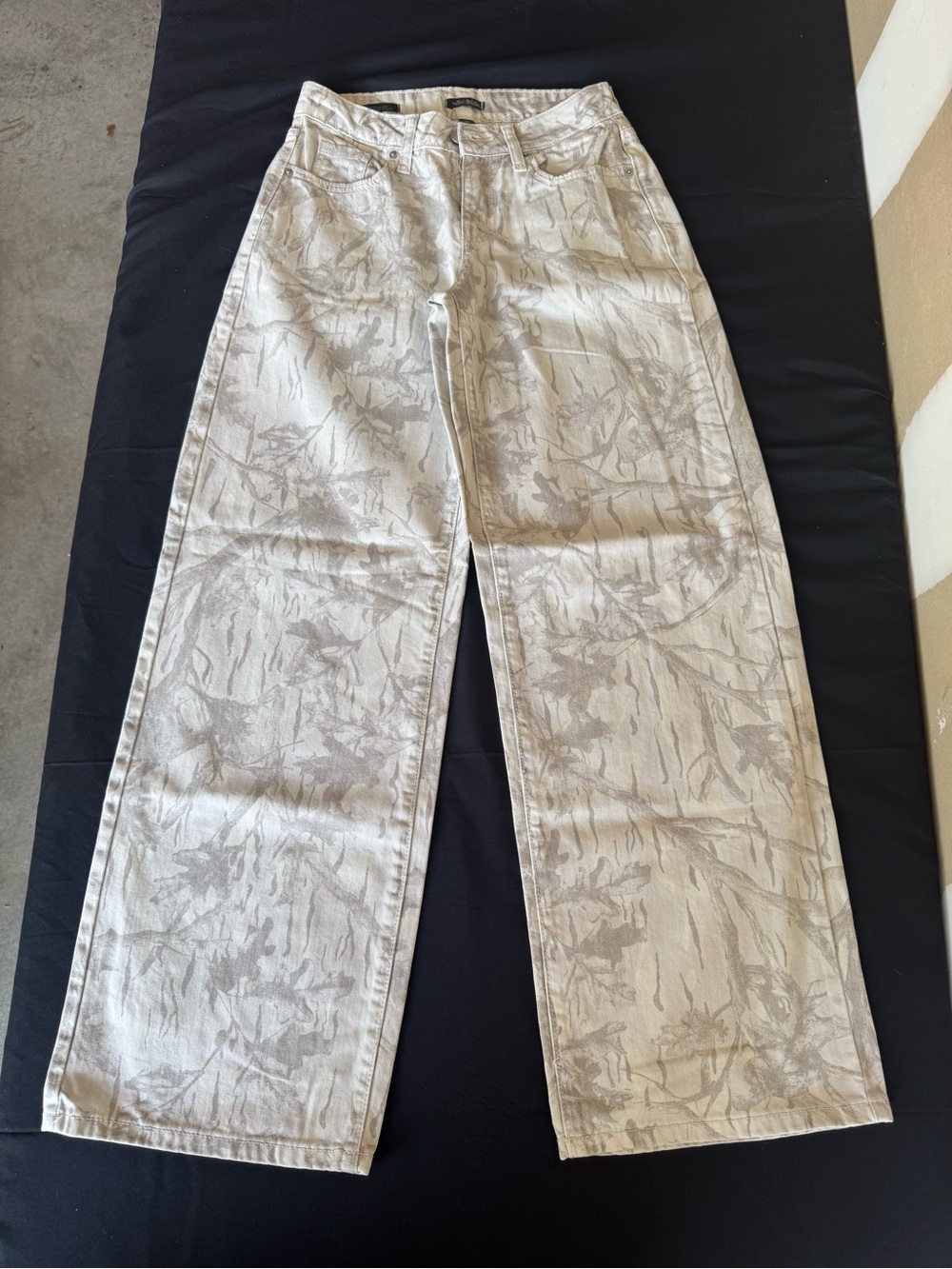 Wild Fable Size 00 Low Rise Baggy Jeans Abstract Branch Camo Print NWOT